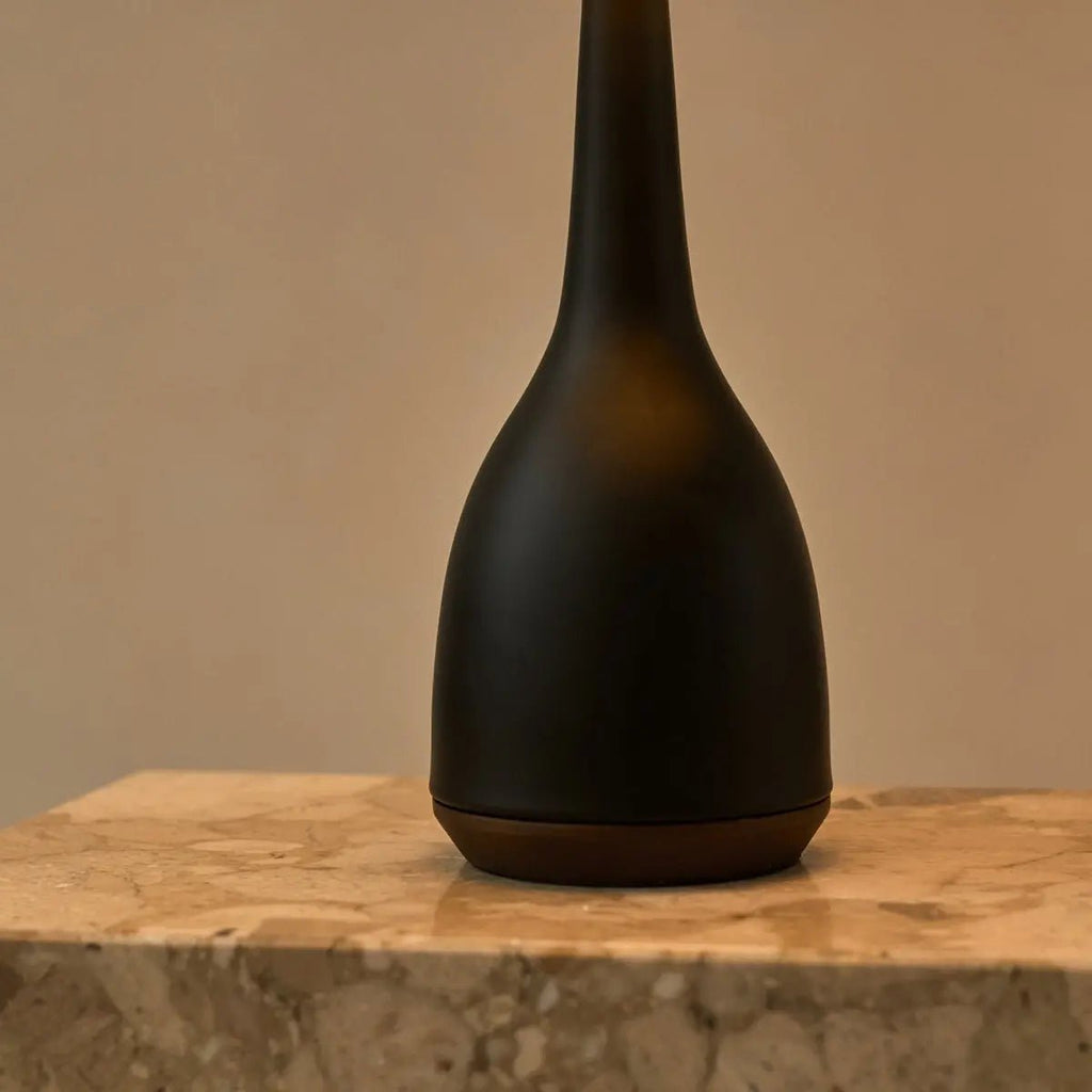 Jacob Zwarte Lamp | Beige Linnenmix Schaduw & Elegante Verlichting