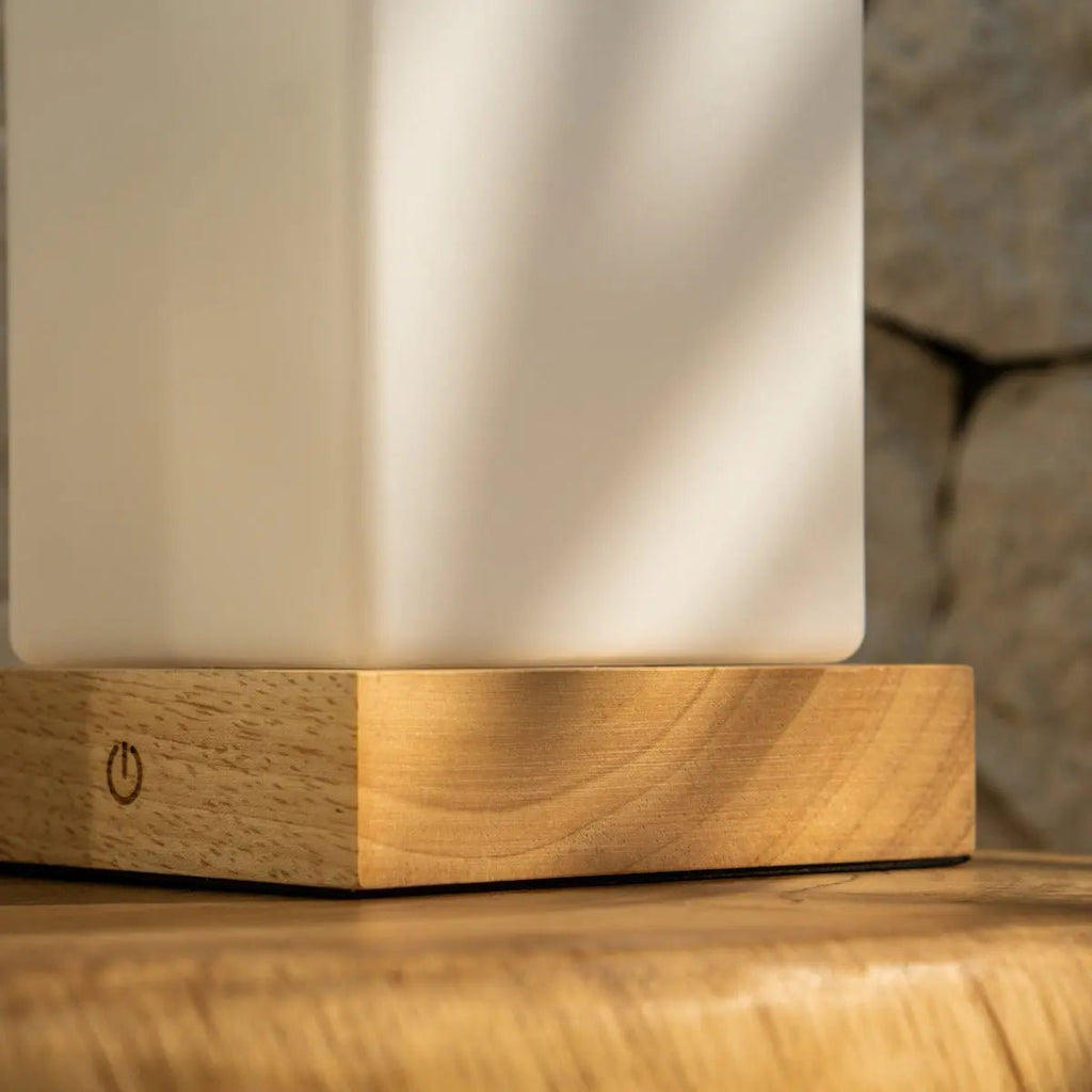 Zayn Lichtbruine Houten Oplaadbare Tafellamp | Dimbaar, glas en draadloos