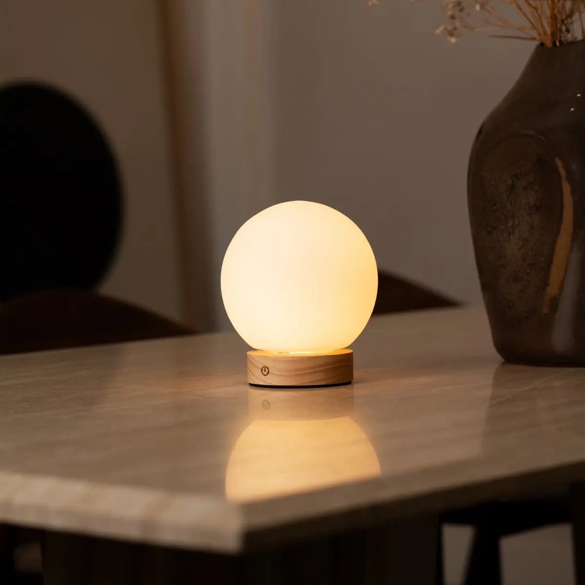 Flore Lichtbruine Houten Lamp | Oplaadbare, dimbare en draadloze verlichting