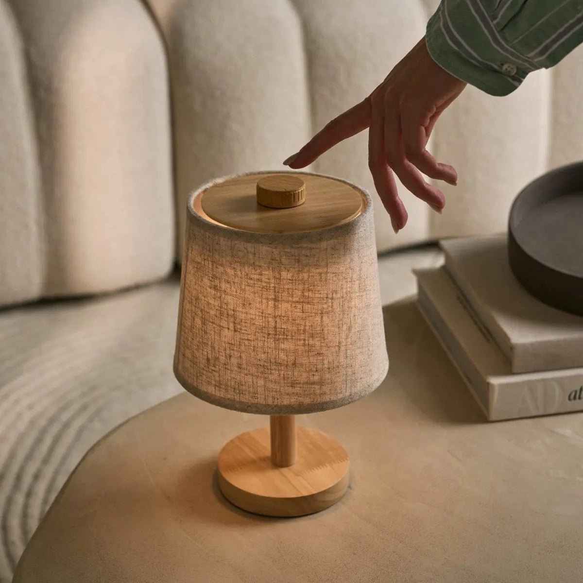 Rover Lichtbruine Houten Oplaadbare Lamp | Snoerloos, dimbaar en linnenmix
