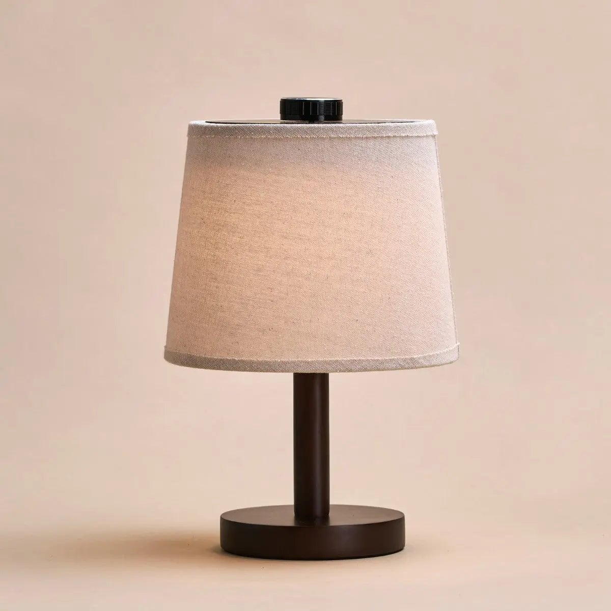 Rover Donkerbruine Houten Oplaadbare Lamp | Snoerloos, dimbaar en linnenmix