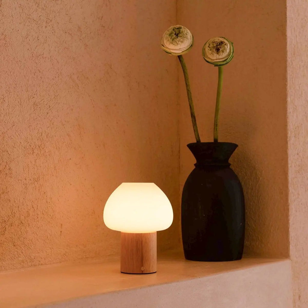 Fynn Lichtbruine Houten Lamp | Oplaadbaar, dimbaar en stijlvol