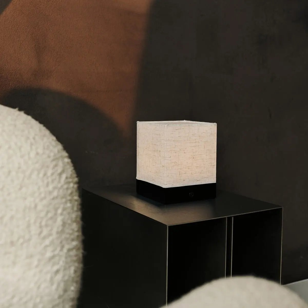 Zano Zwarte Draadloze Lamp met Batterij | Linnenmix, LED en drie lichtmodi