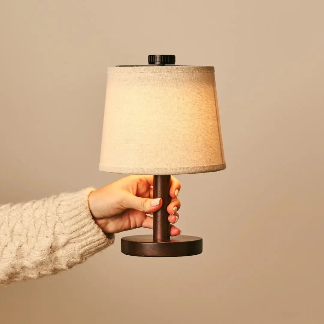 Rover Donkerbruine Houten Oplaadbare Lamp | Snoerloos, dimbaar en linnenmix