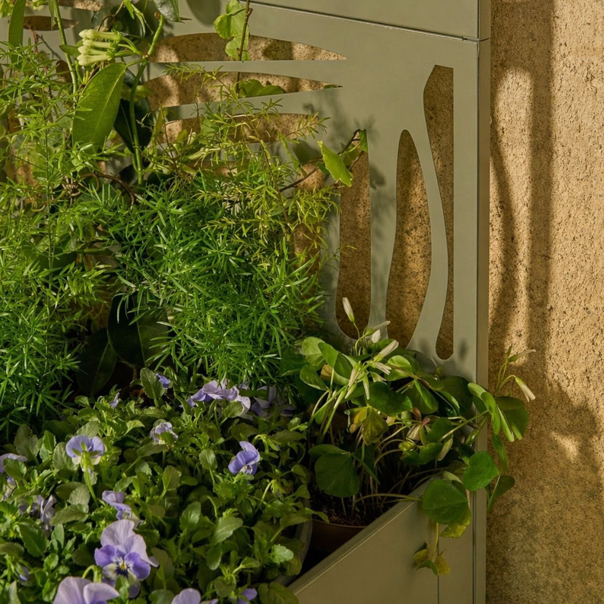 Plantenstandaard buiten Sapri Groen