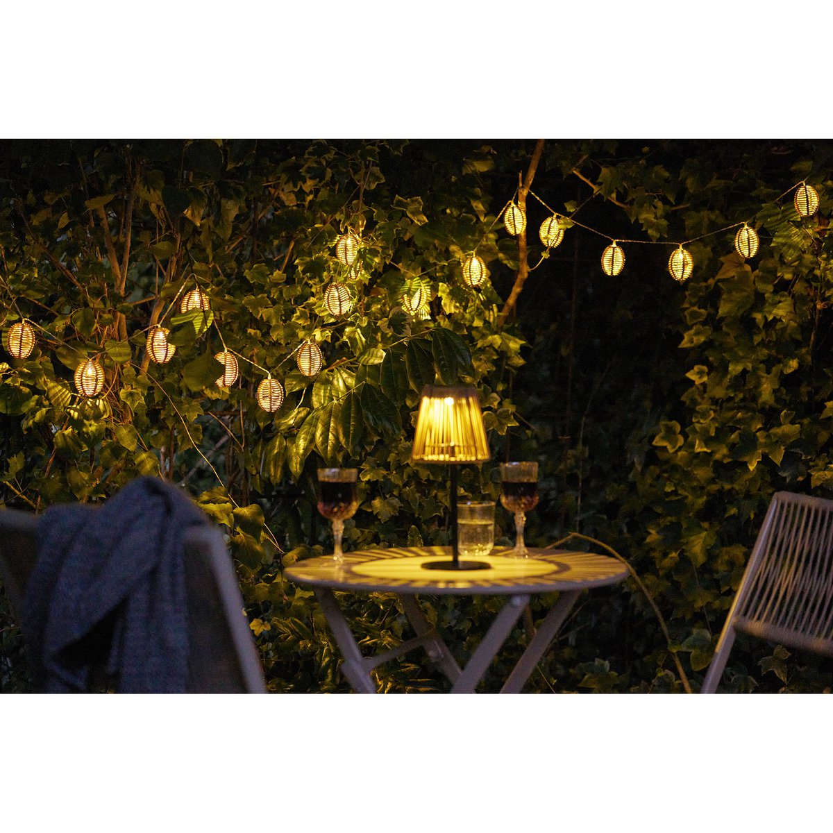 Carlisle LED Lichtslinger, polyrotan/metaal, natuur/zwart