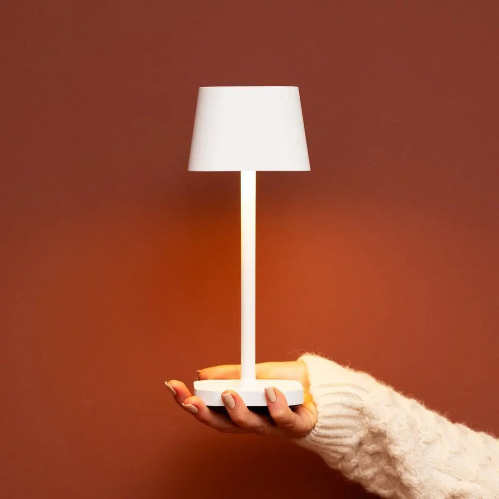 Ava Witte Oplaadbare Tafellamp | Stijlvolle, draadloze en dimbare verlichting
