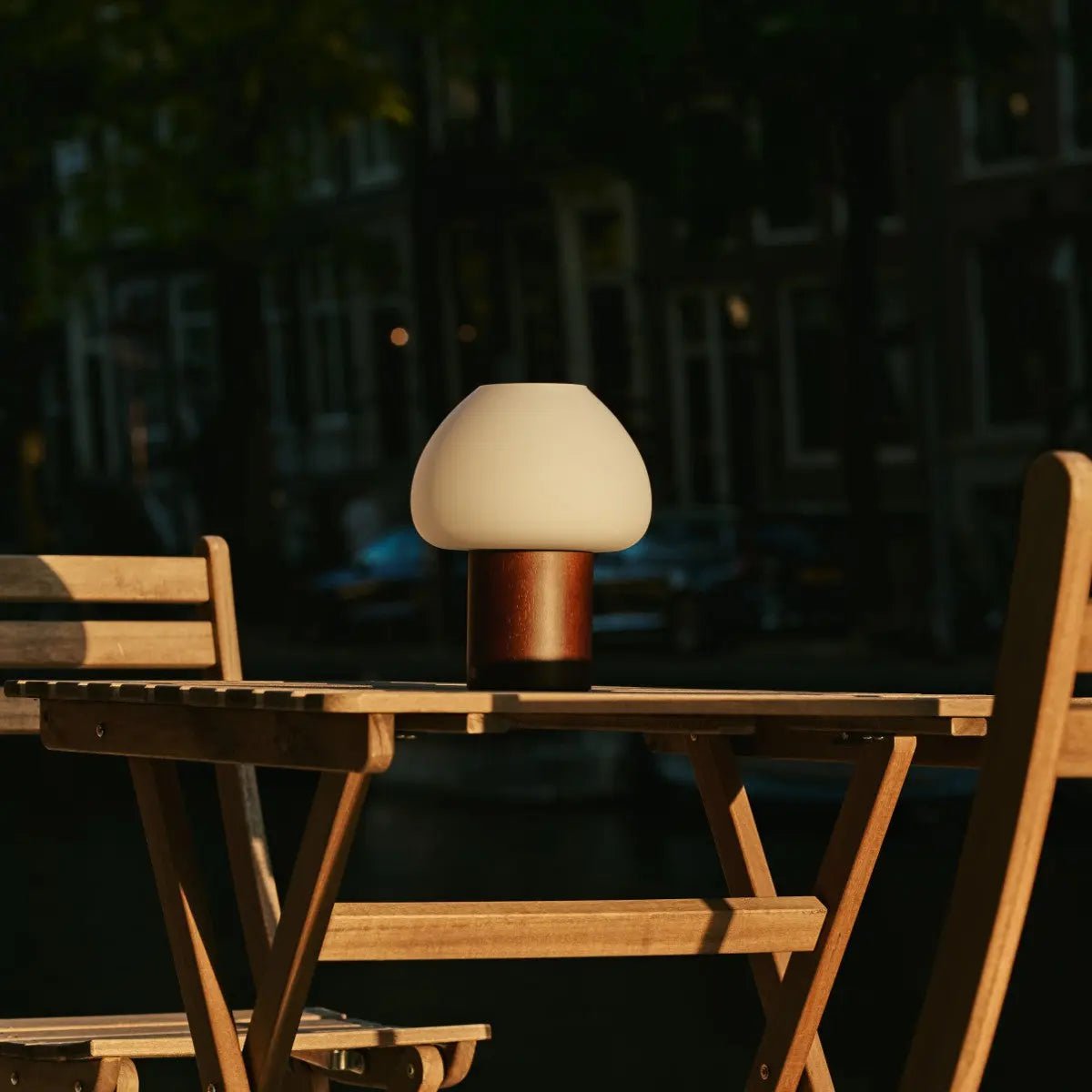 Fynn Donkerbruine Houten Lamp | Oplaadbaar, dimbaar en stijlvol