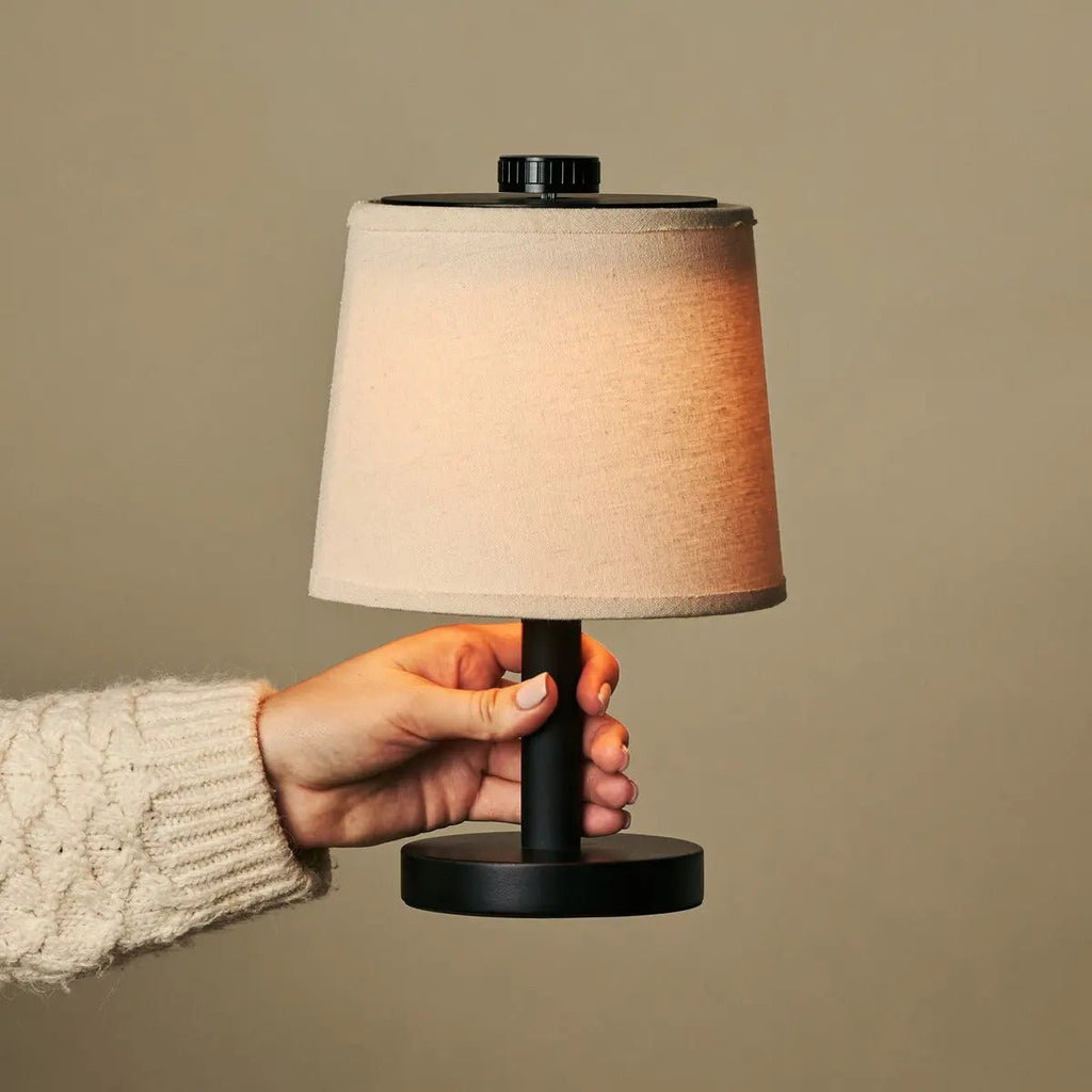 Rover zwarte houten oplaadbare lamp | Snoerloos, dimbaar en linnenmix