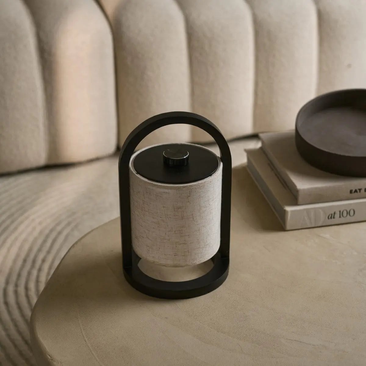 Rivier Zwarte Houten Oplaadbare Lamp | Linnenmix, veelzijdig en tot 100 uur batterijduur