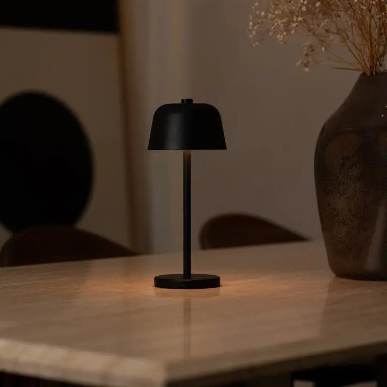 Anton Zwarte Oplaadbare Tafellamp | Stijlvolle en draadloze verlichting