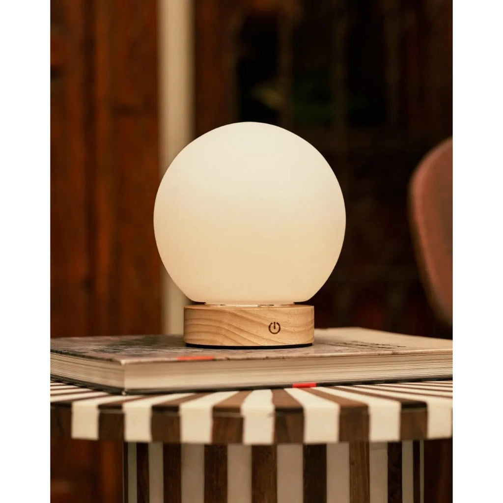 Flore Lichtbruine Houten Lamp | Oplaadbare, dimbare en draadloze verlichting
