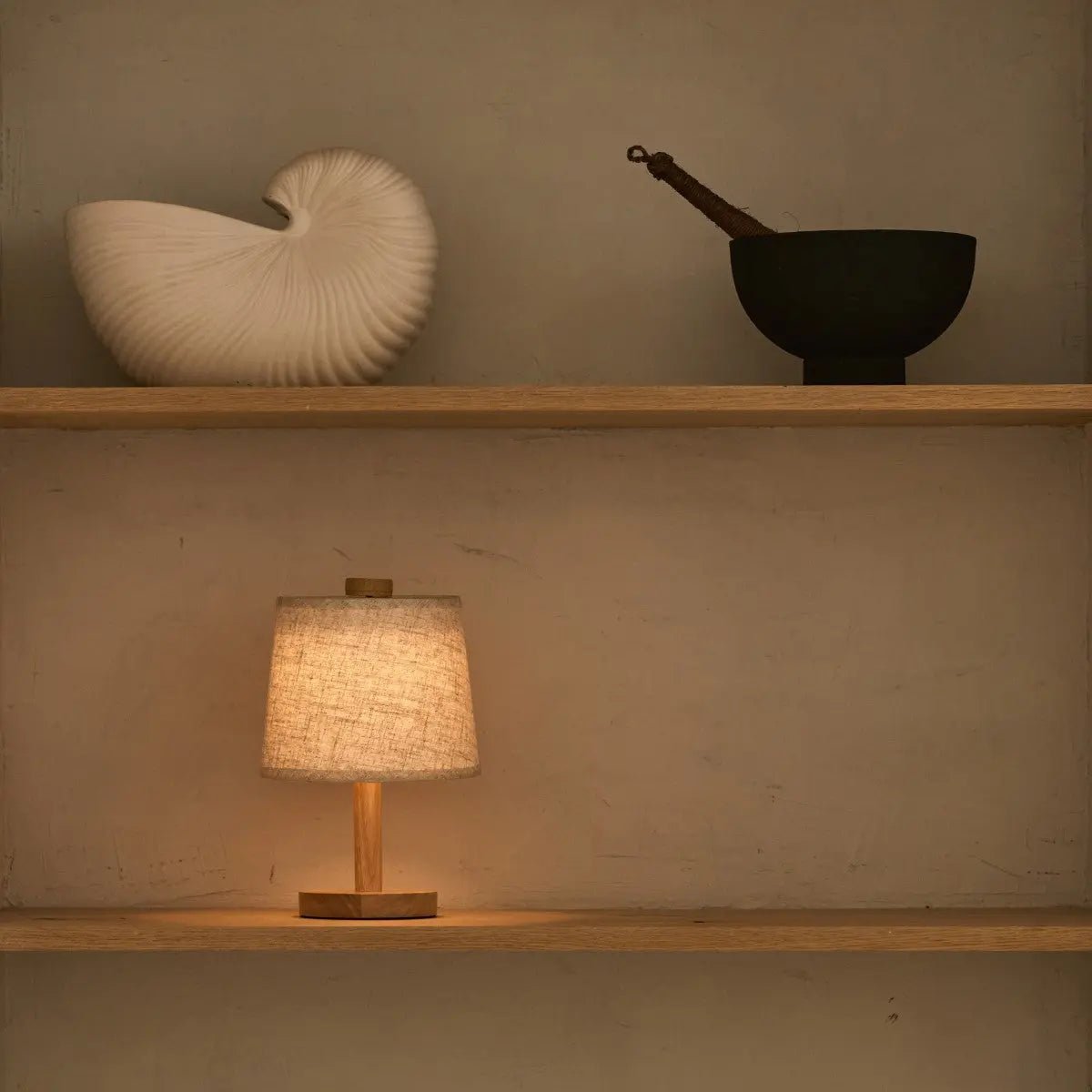 Rover Lichtbruine Houten Oplaadbare Lamp | Snoerloos, dimbaar en linnenmix