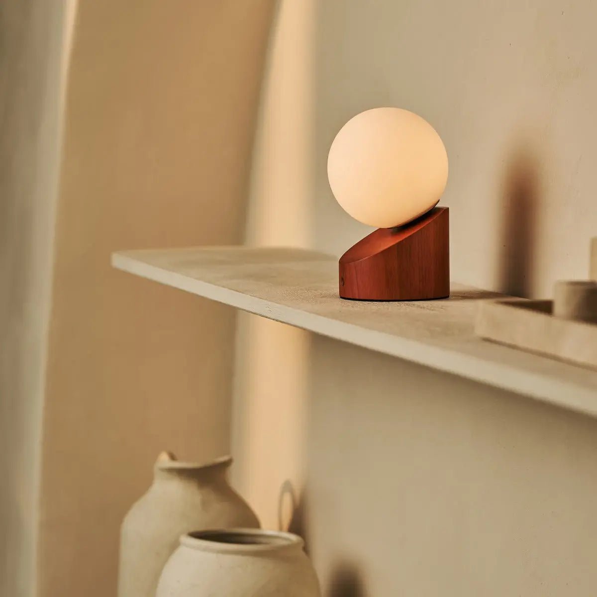 Morris kastanjebruine oplaadbare lamp | Stijlvol, draadloos en duurzaam ontwerp