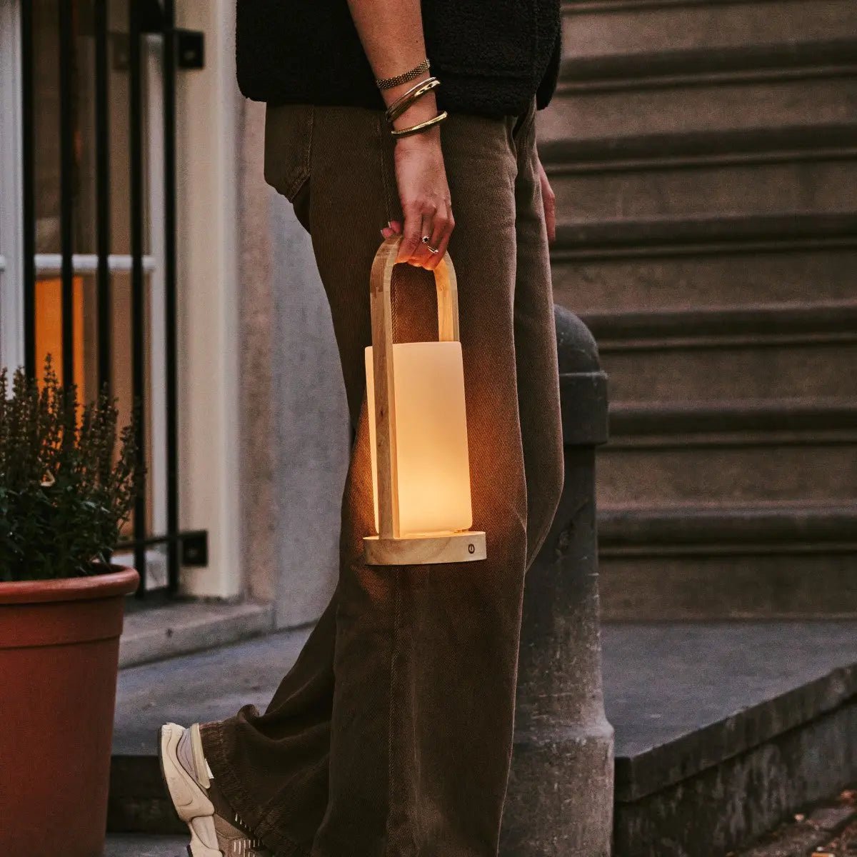 Evie Lichtbruine Oplaadbare Houten Tafellamp | Dimbaar, draadloos en 3 lichtmodi