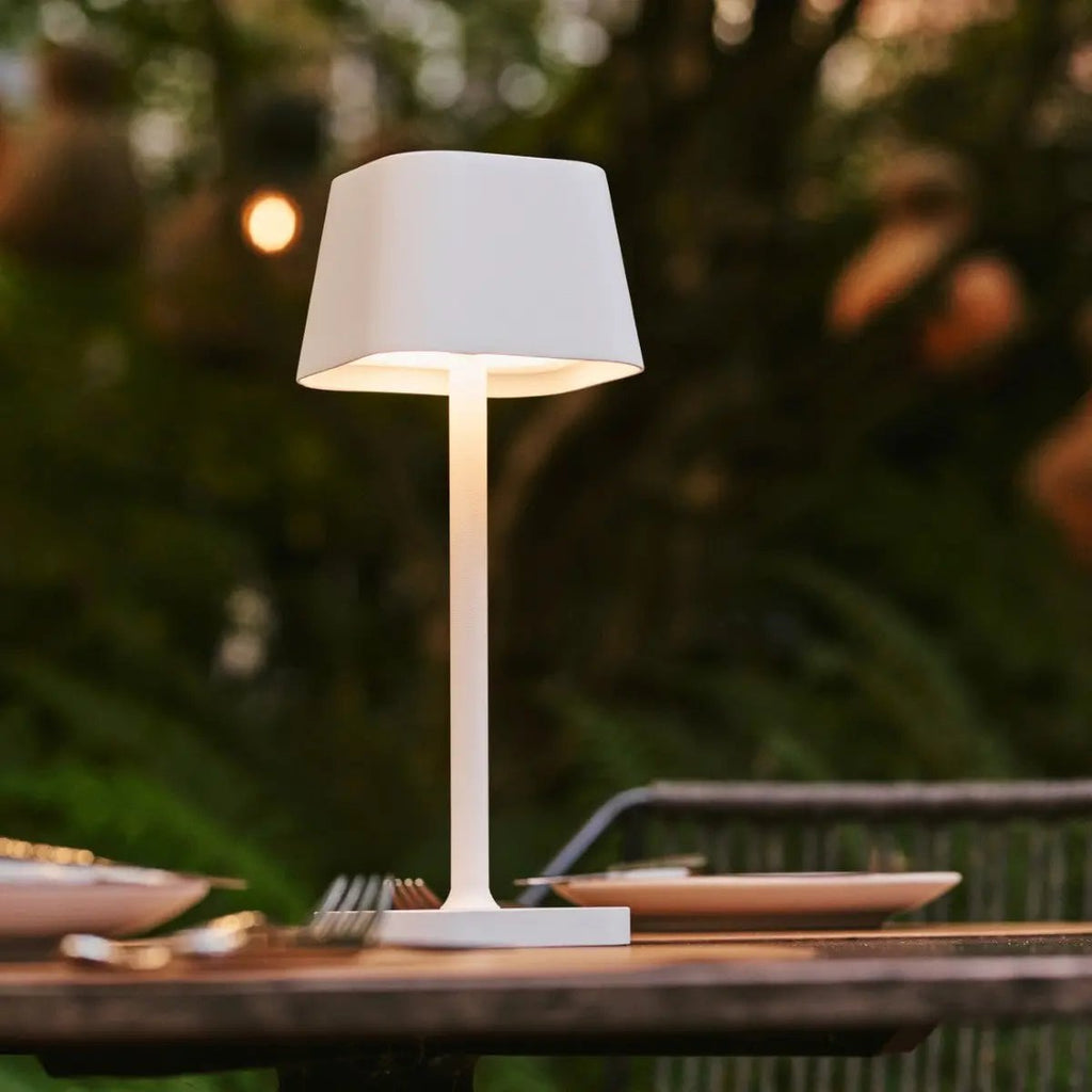 Ava Witte Oplaadbare Tafellamp | Stijlvolle, draadloze en dimbare verlichting