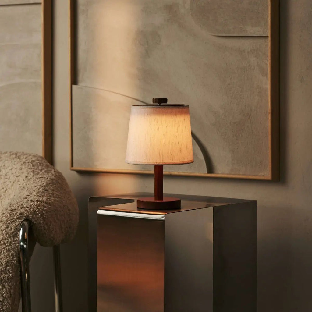 Rover kastanjebruine houten oplaadbare lamp | Snoerloos, dimbaar en linnenmix