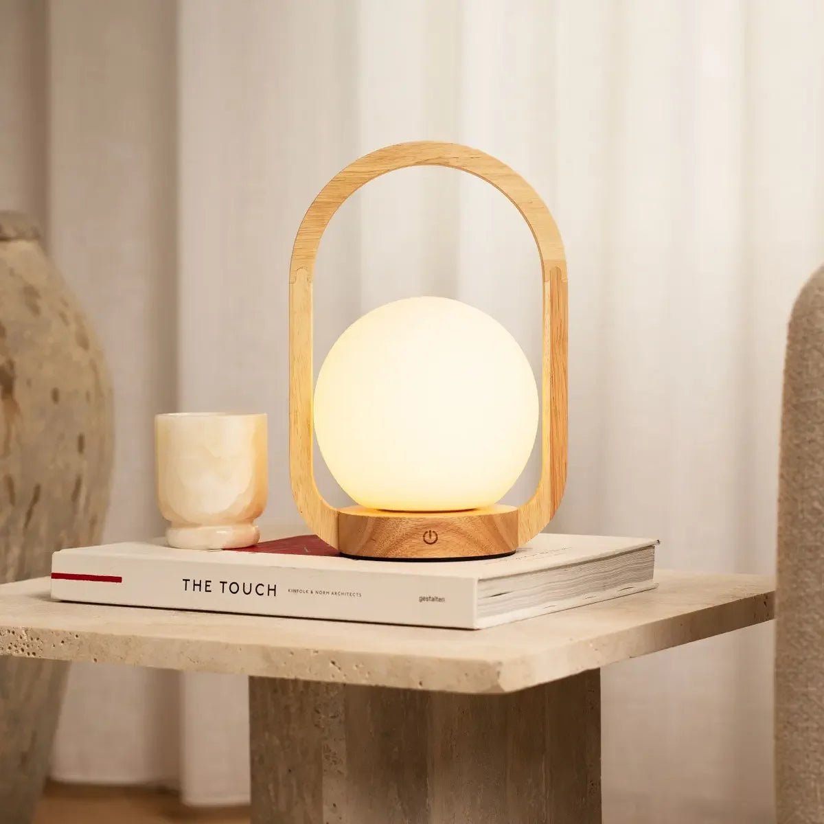 Skye Lichtbruine Houten Snoerloze Lamp | Oplaadbaar, dimbaar en 3 lichtmodi