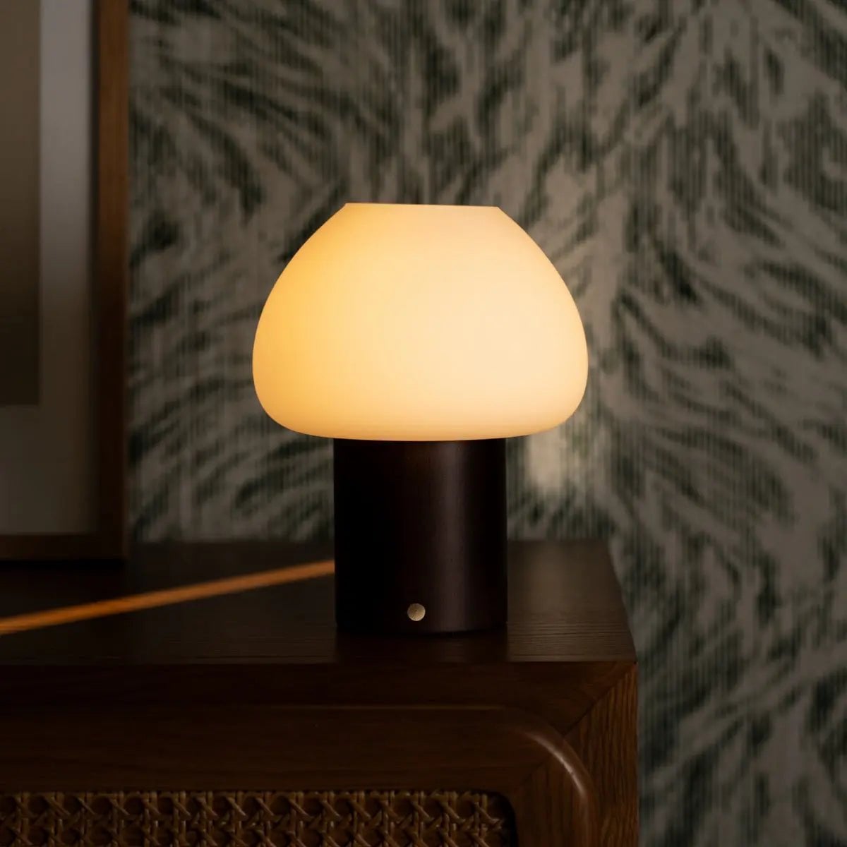 Fynn Donkerbruine Houten Lamp | Oplaadbaar, dimbaar en stijlvol